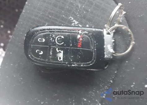 2016 Jeep Cherokee Latitude z USA, uszkodzony, nr VIN 1C4PJMCS6GW105911